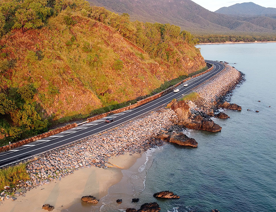 Port Douglas Limousine Transfers and Tours