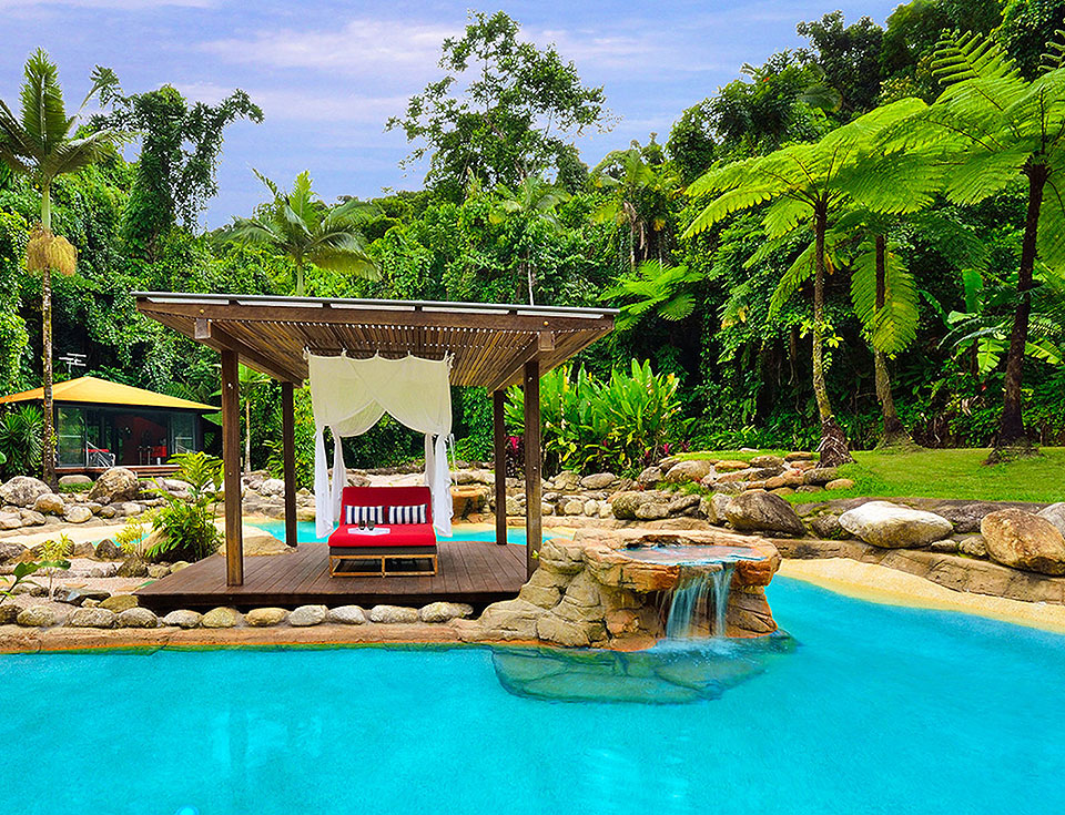 Cairns Airport Limousine Transfers